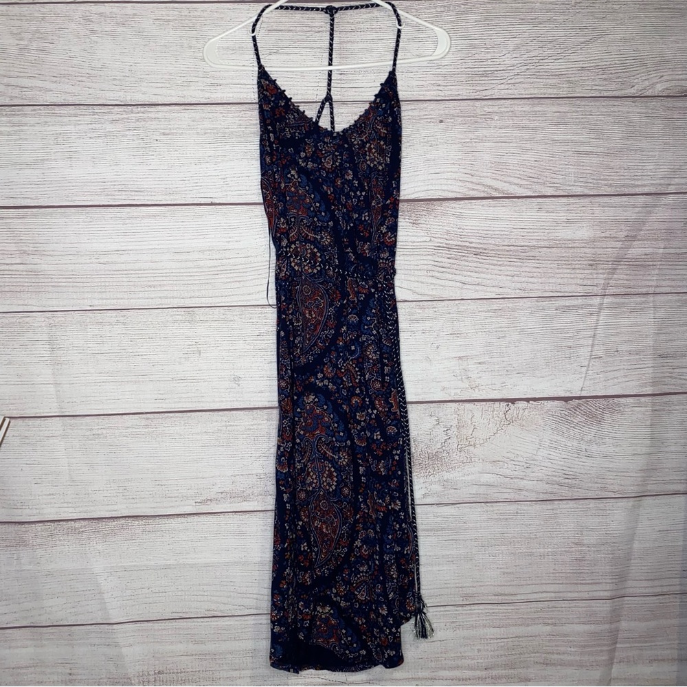 Lucky Brand Vintage Women’s blue floral maxi dress with rope waist tie.